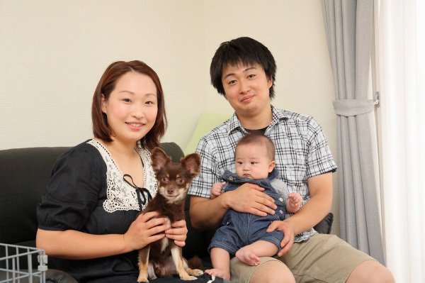 N様ご夫妻と今年2月に誕生なさったお子様、そして愛犬・キングくんも大の仲良しご主人は「ホントに幸せです!」って実感込めてお話くださいました。