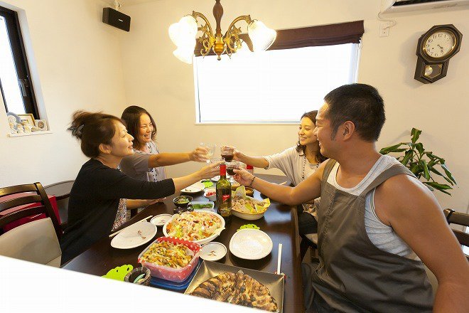 手際よく作って、皆でカンパ~イ!
