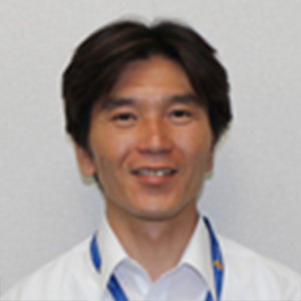 担当 三守