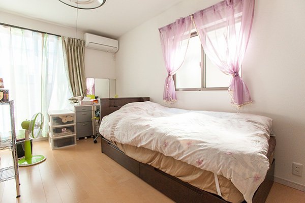 奥様のお部屋。カーテンから小物までこだわりがいっぱい!