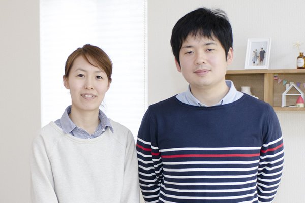 なんと高校からのお付き合いというT様ご夫妻。お二人でお写真を撮るのは久しぶりと照れたご様子でした。
