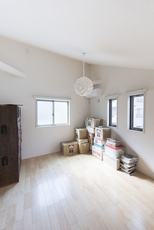 2階の空いた部屋は、娘さんの荷物置き場として活用