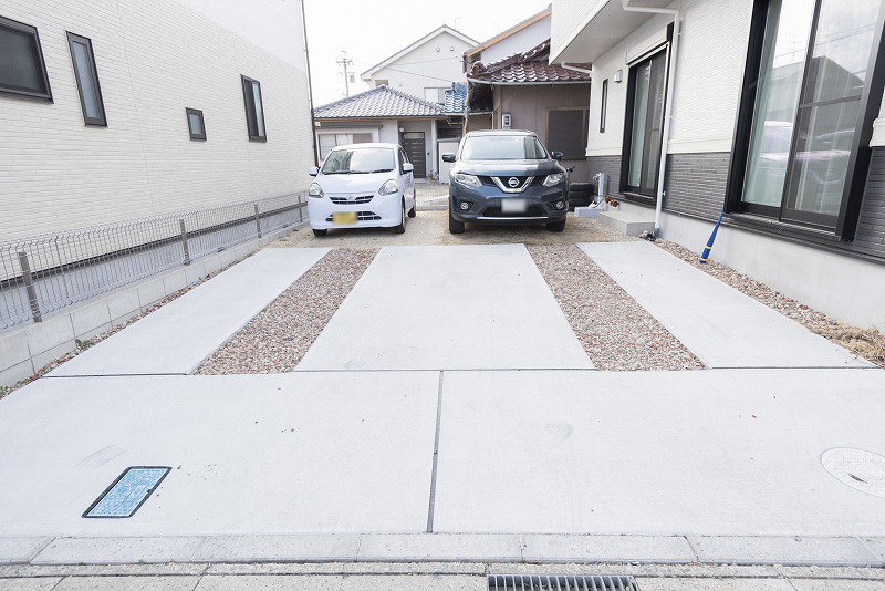 最大で4台まで停められる駐車スペース。来客があっても安心です