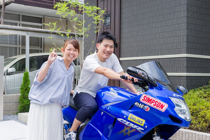 ご主人の趣味は、バイクと車。アウトドア派のご夫妻です