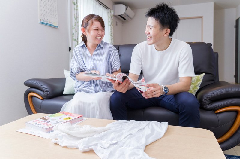 お子様の誕生を心待ちにしているお二人。幸せいっぱいのご様子です