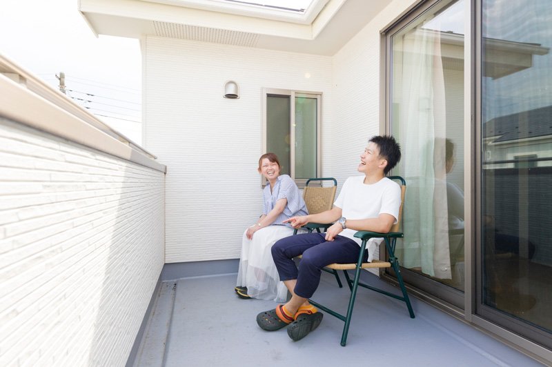 広めのバルコニーでは、先日はご友人を招いてBBQをされたとか