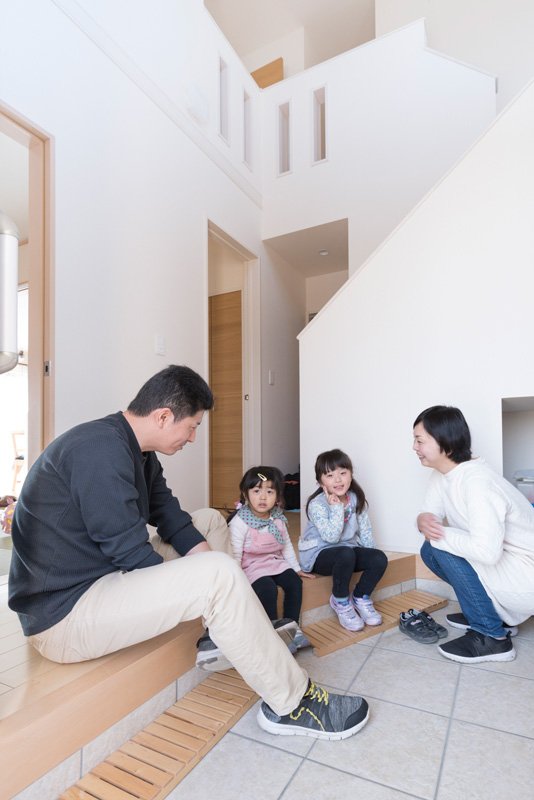 並んで靴を履くことができるので、お出かけの時にも余裕ができました