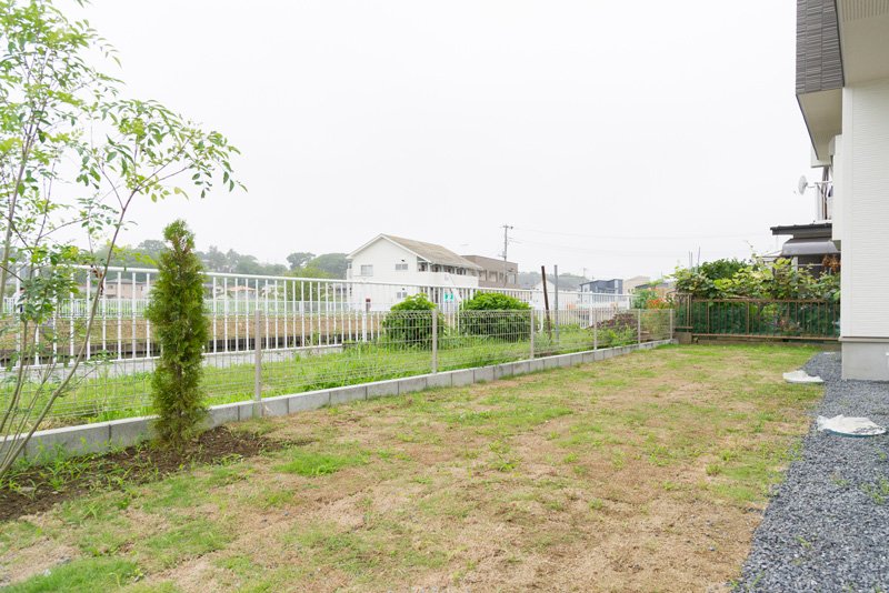 広々としたお庭からは、地域の花火大会も見られるとか。