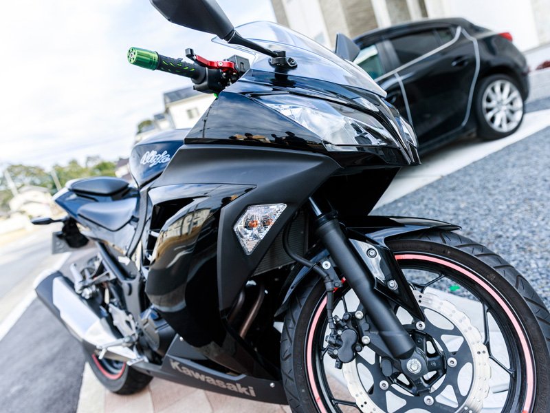休日は、ご主人の趣味のバイクに乗ってお出かけも。