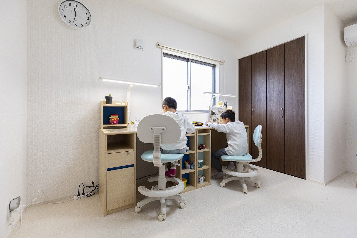 現在は寝室と勉強部屋ですが、将来はそれぞれの部屋として使うことも想定しています。