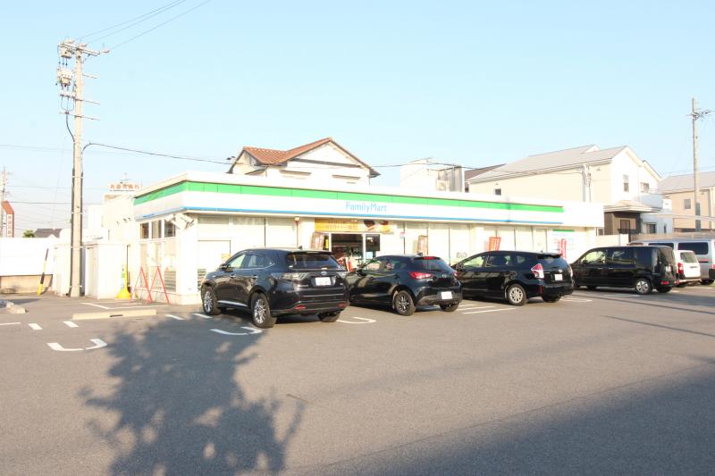 ファミリ―マート知多つつじが丘店