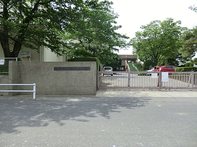 弥栄小学校