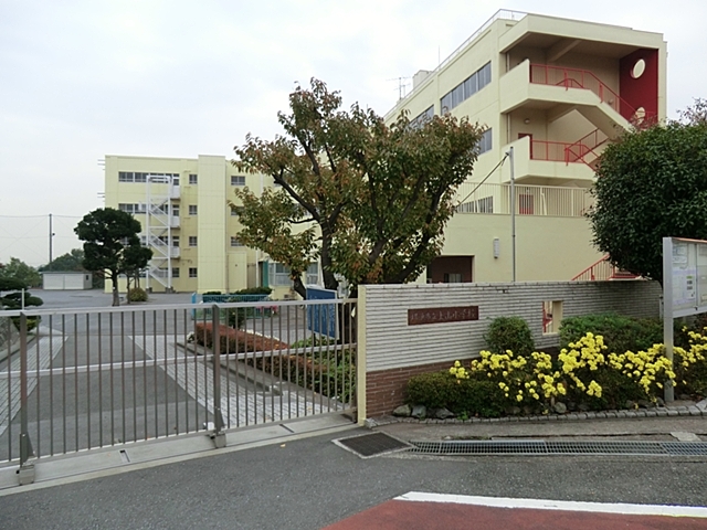 上山小学校