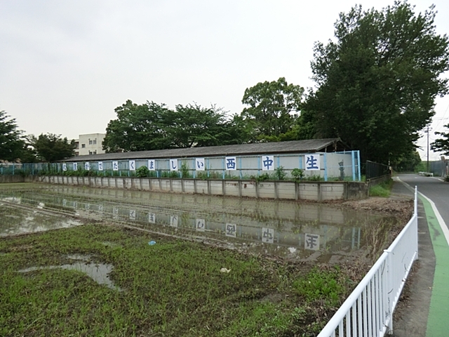 鴻巣西中学校