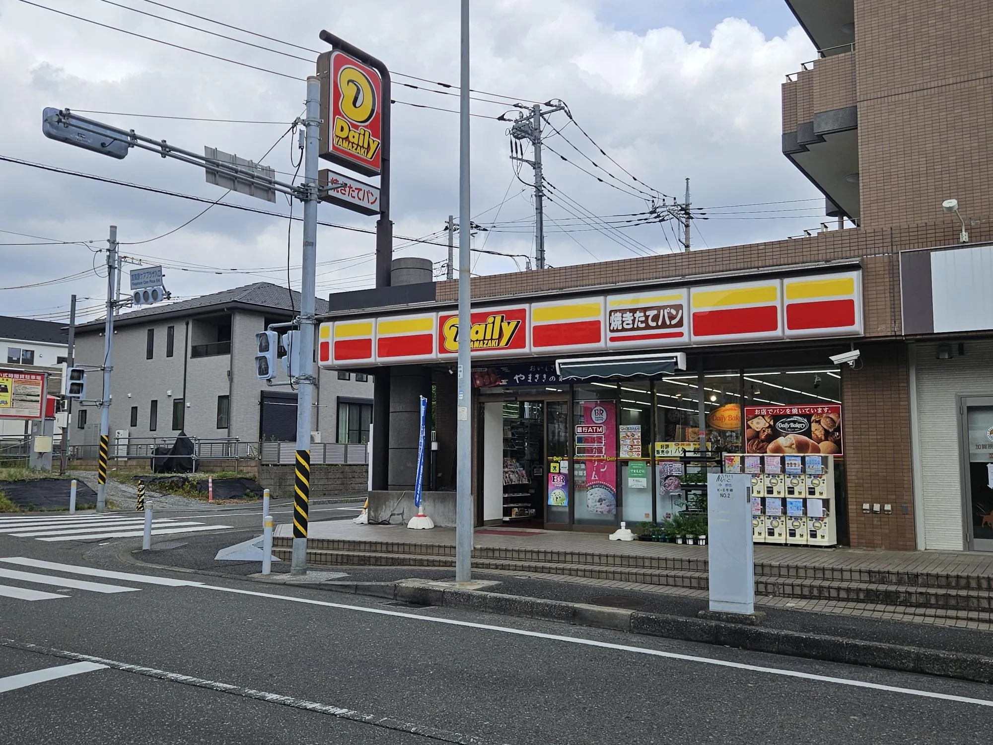 デイリーヤマザキ ニュータウン加賀原店