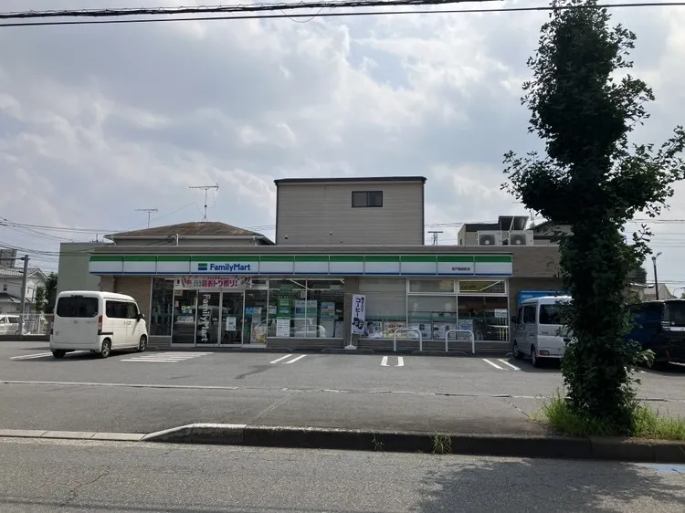 ファミリーマート薬師町店