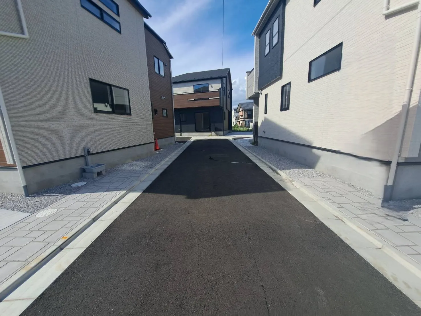 【街並み】毎日の通行も快適な前面道路です!