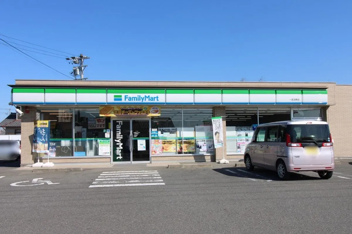 ファミリーマート一宮玉野店