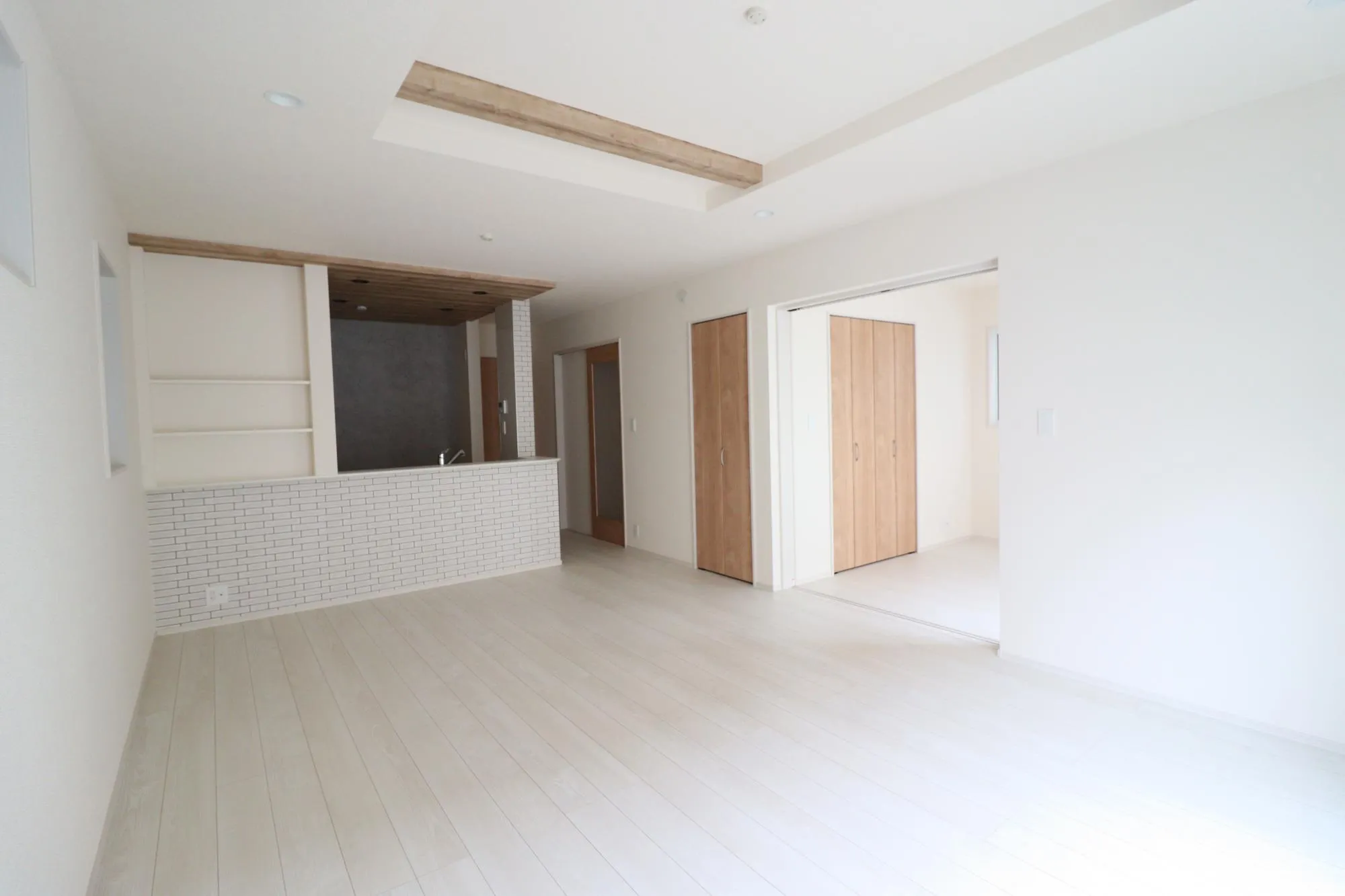 【4号棟:LDK】