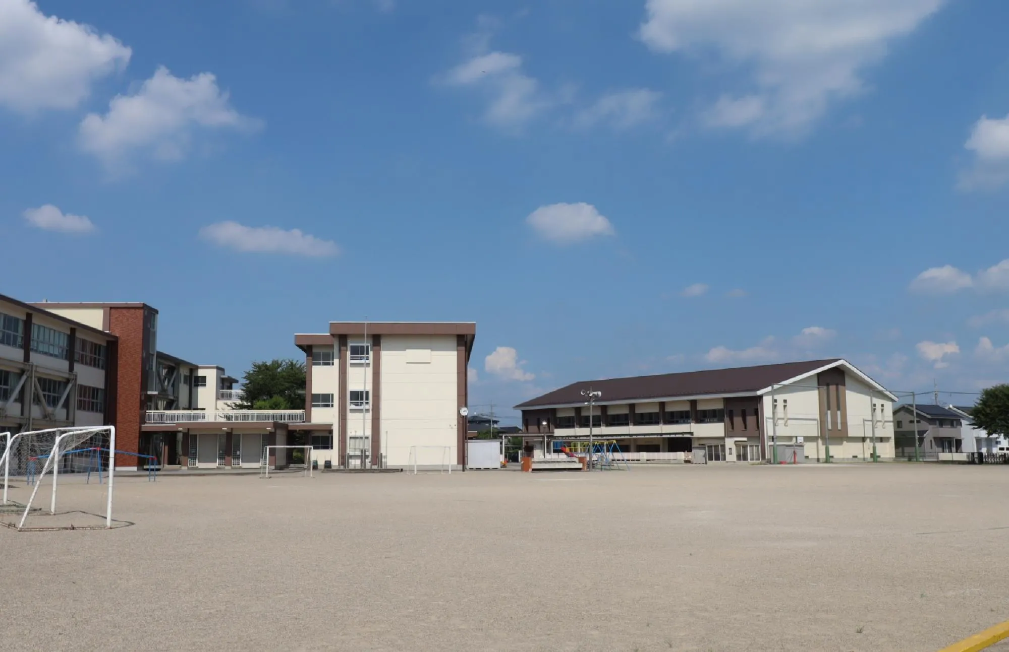 石井小学校