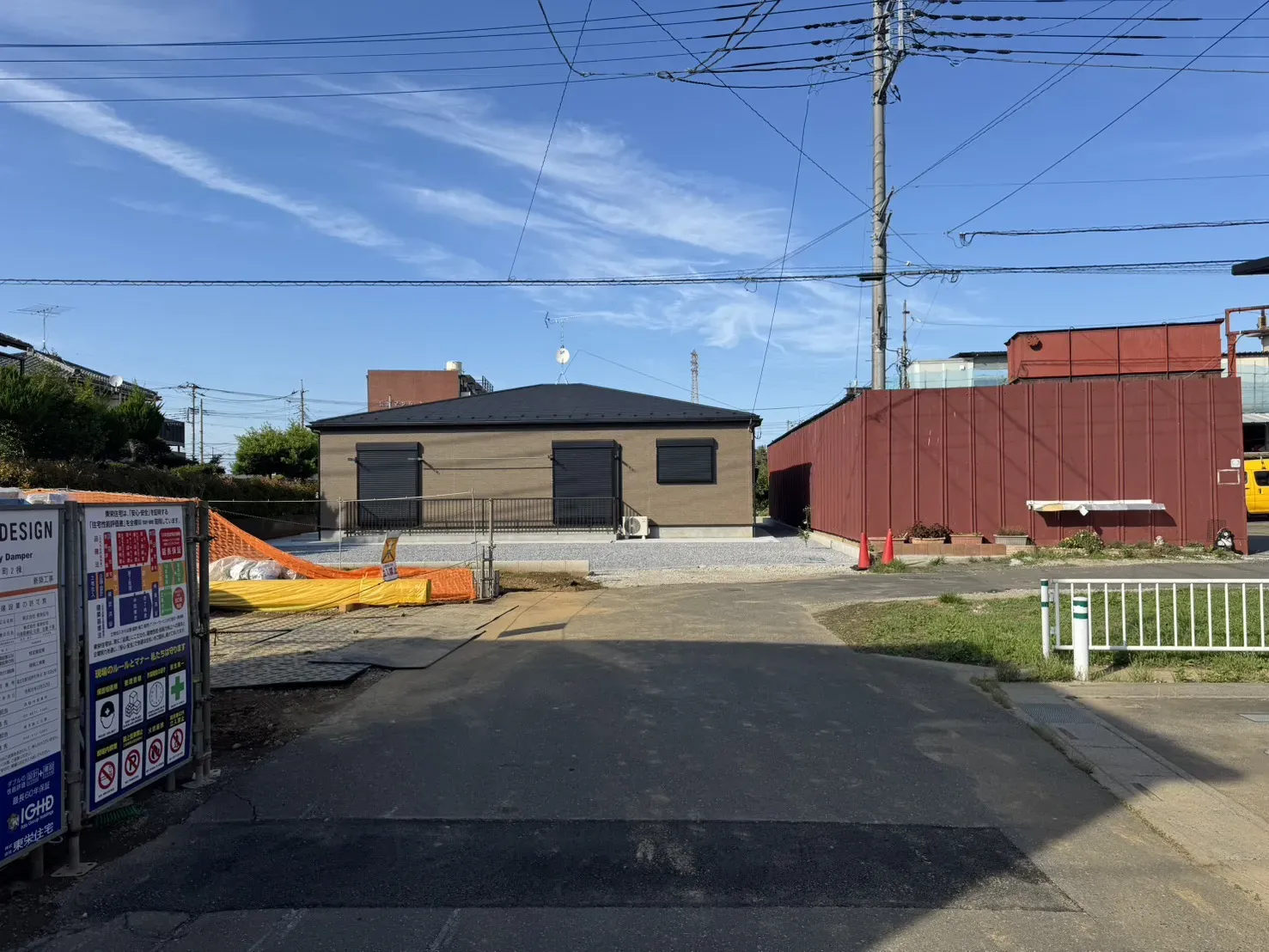 ①号棟側前面道路