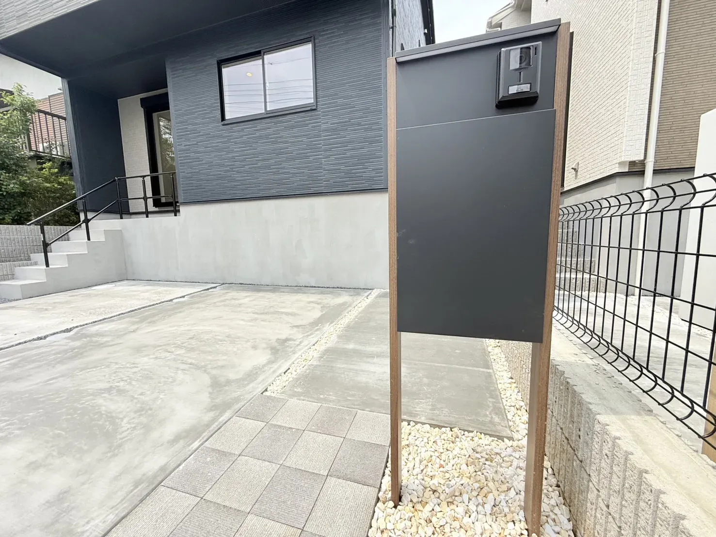 【1号棟 ポスト】