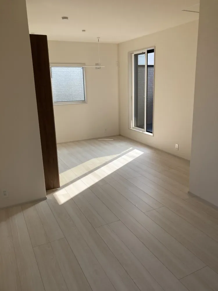 【主寝室/2号棟】主寝室には窓もたっぷりとつけ、明るいお部屋になりました☆