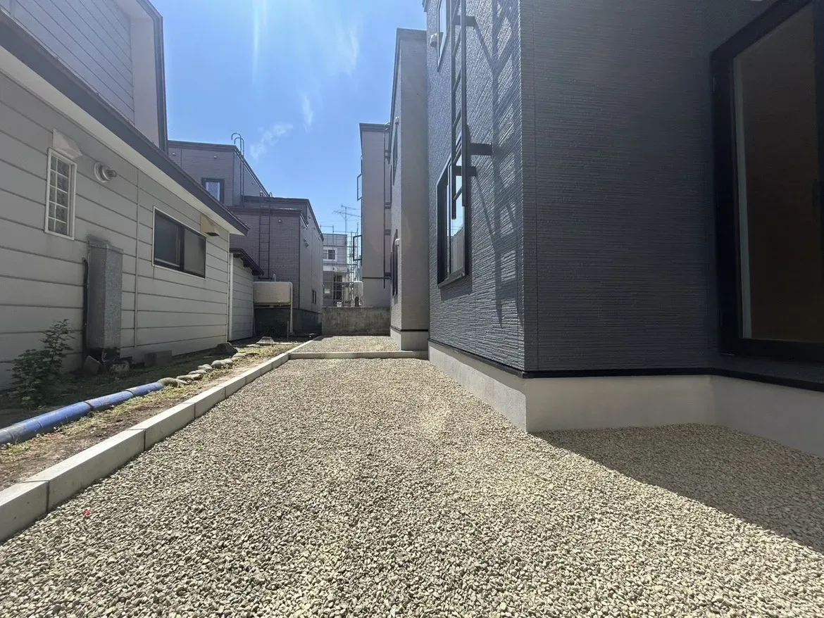 現地写真(前:2号棟、奥:1号棟)