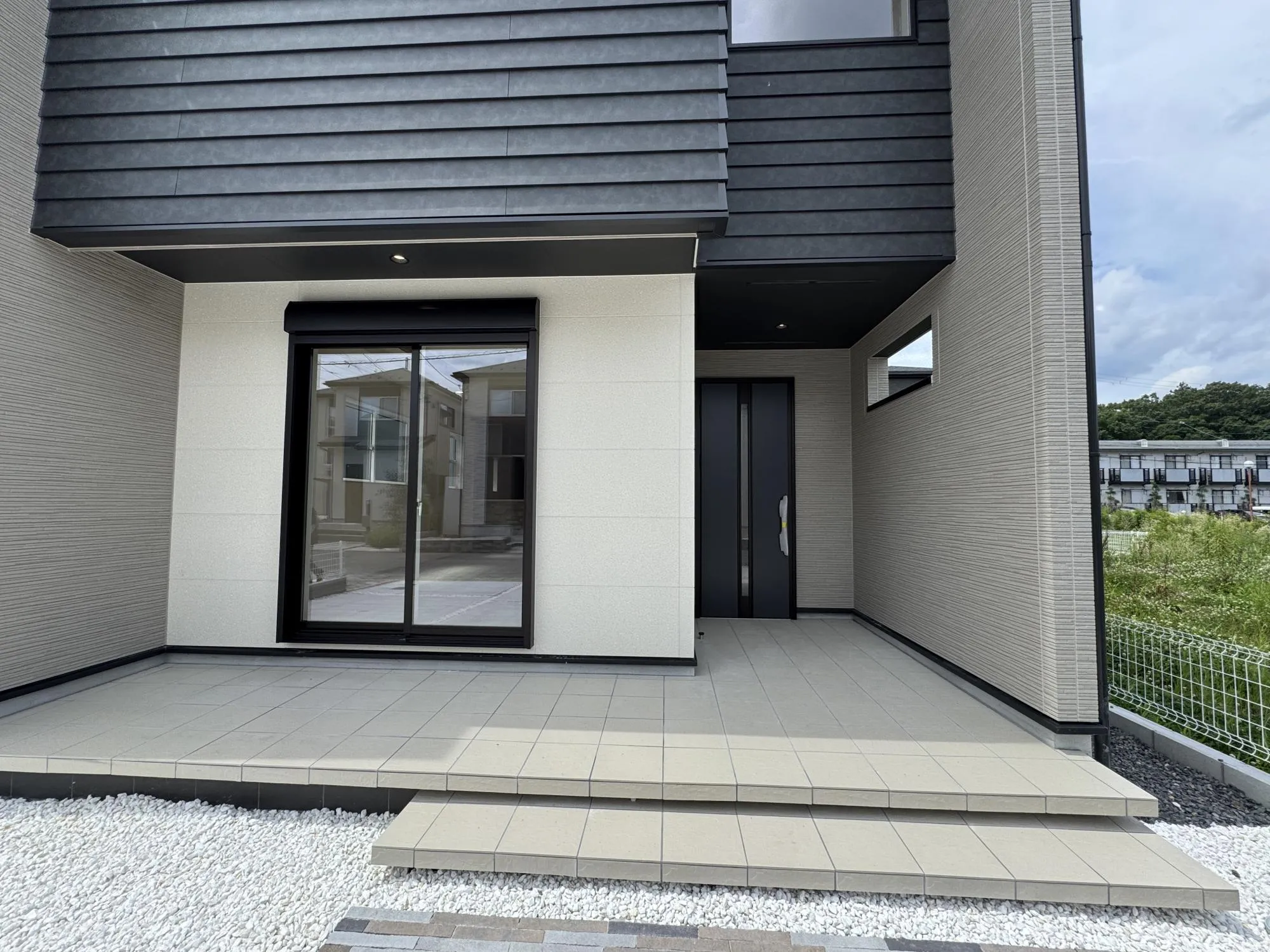 【玄関③号棟】