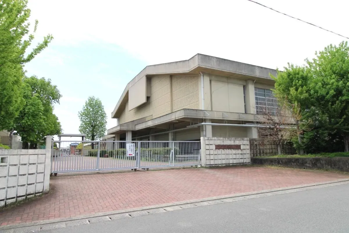 稲沢市立大里東中学校