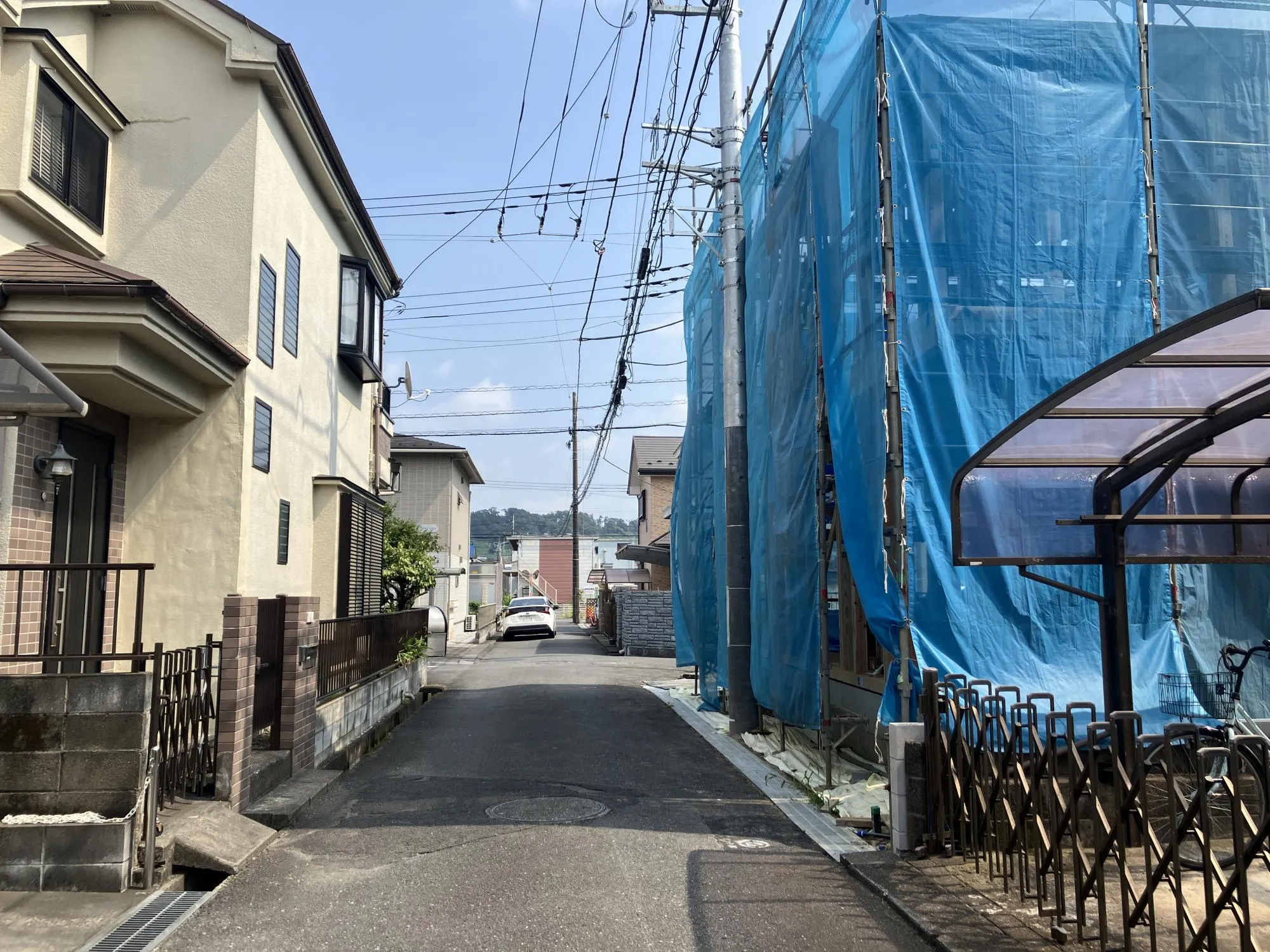 北西側前面道路②(2026年7月24日撮影)