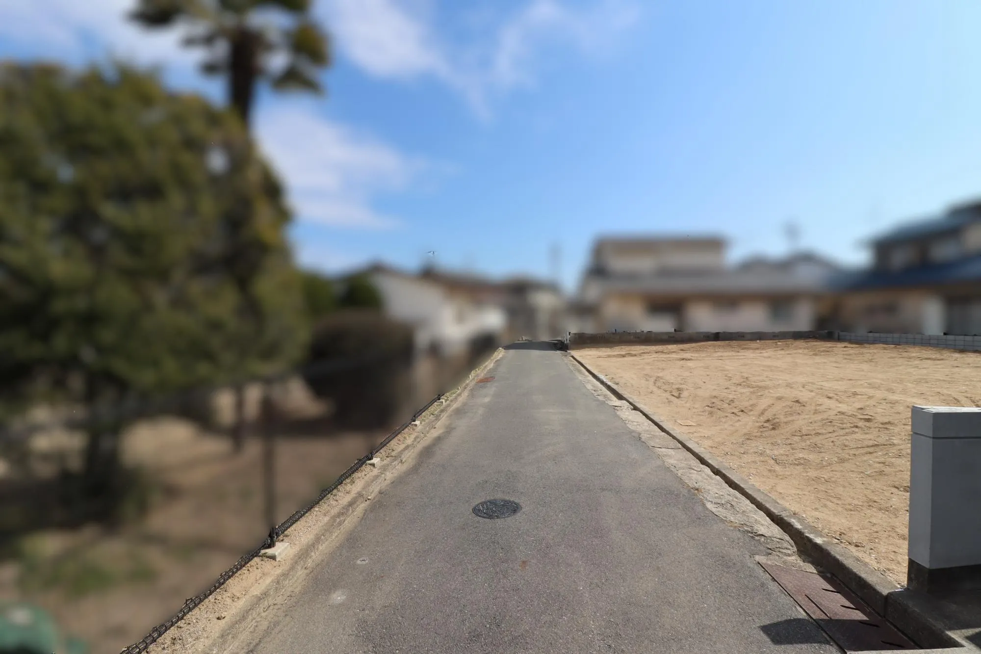 【現地写真/太陽光パネル搭載物件】