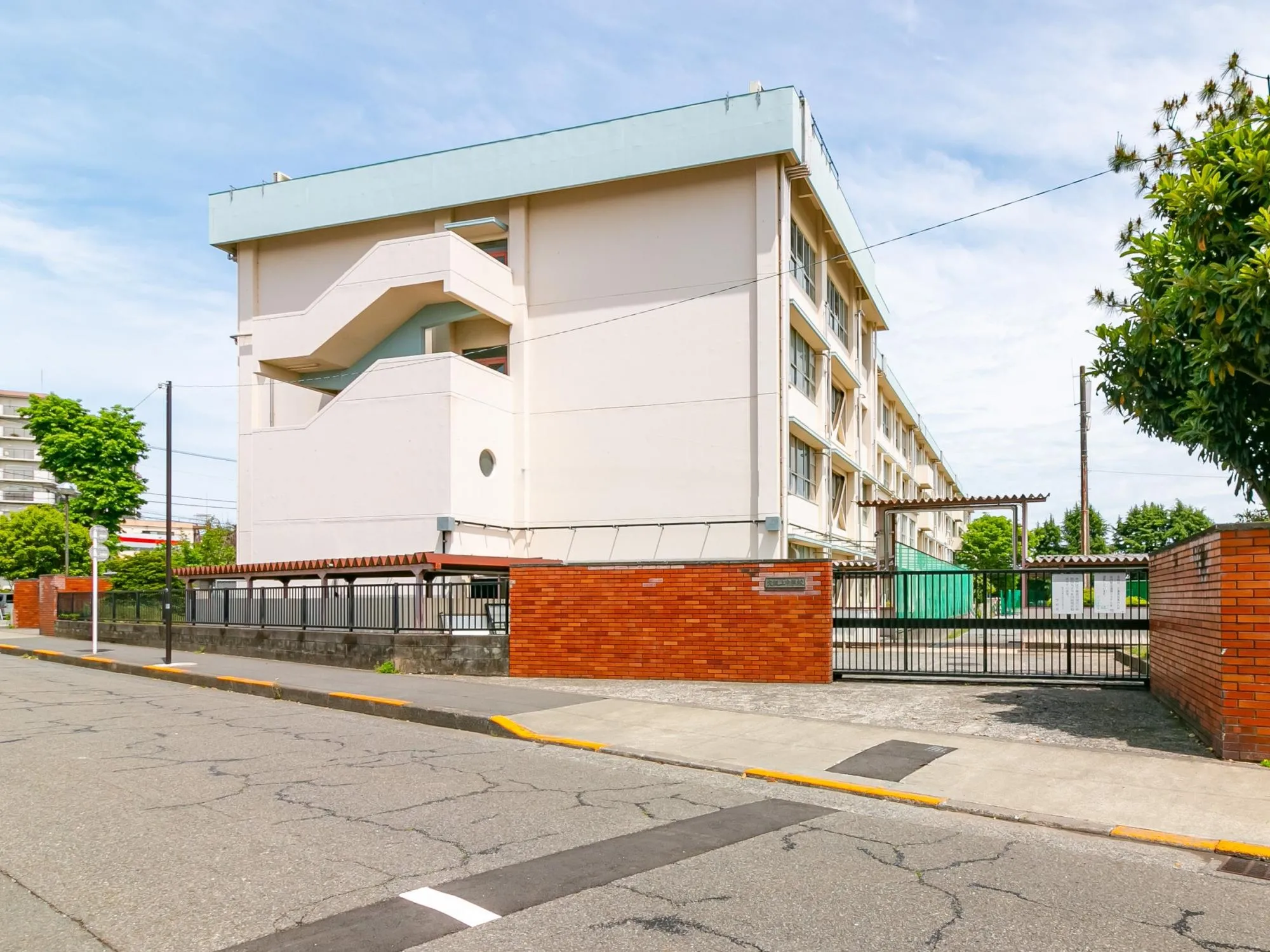 日野市立大坂上中学校