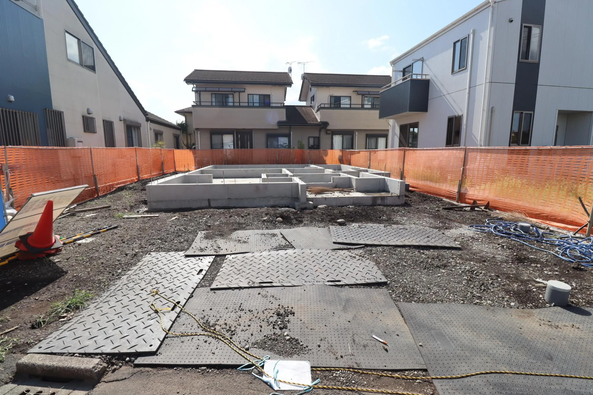 現地写真(基礎工事中)