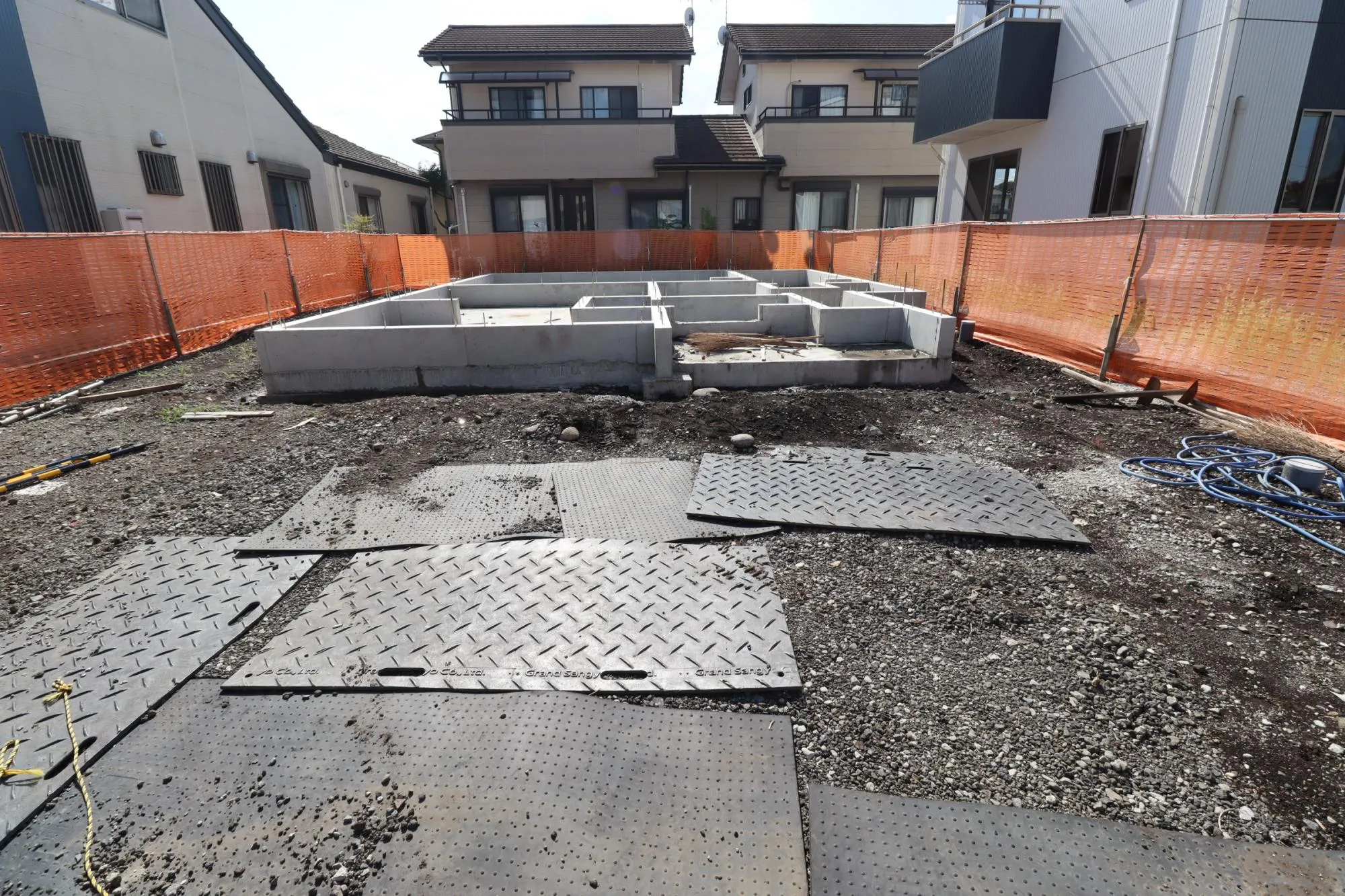 現地写真(基礎工事中)