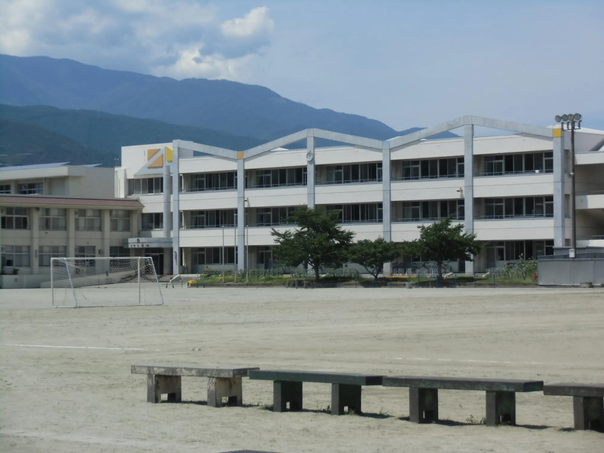 大明小学校