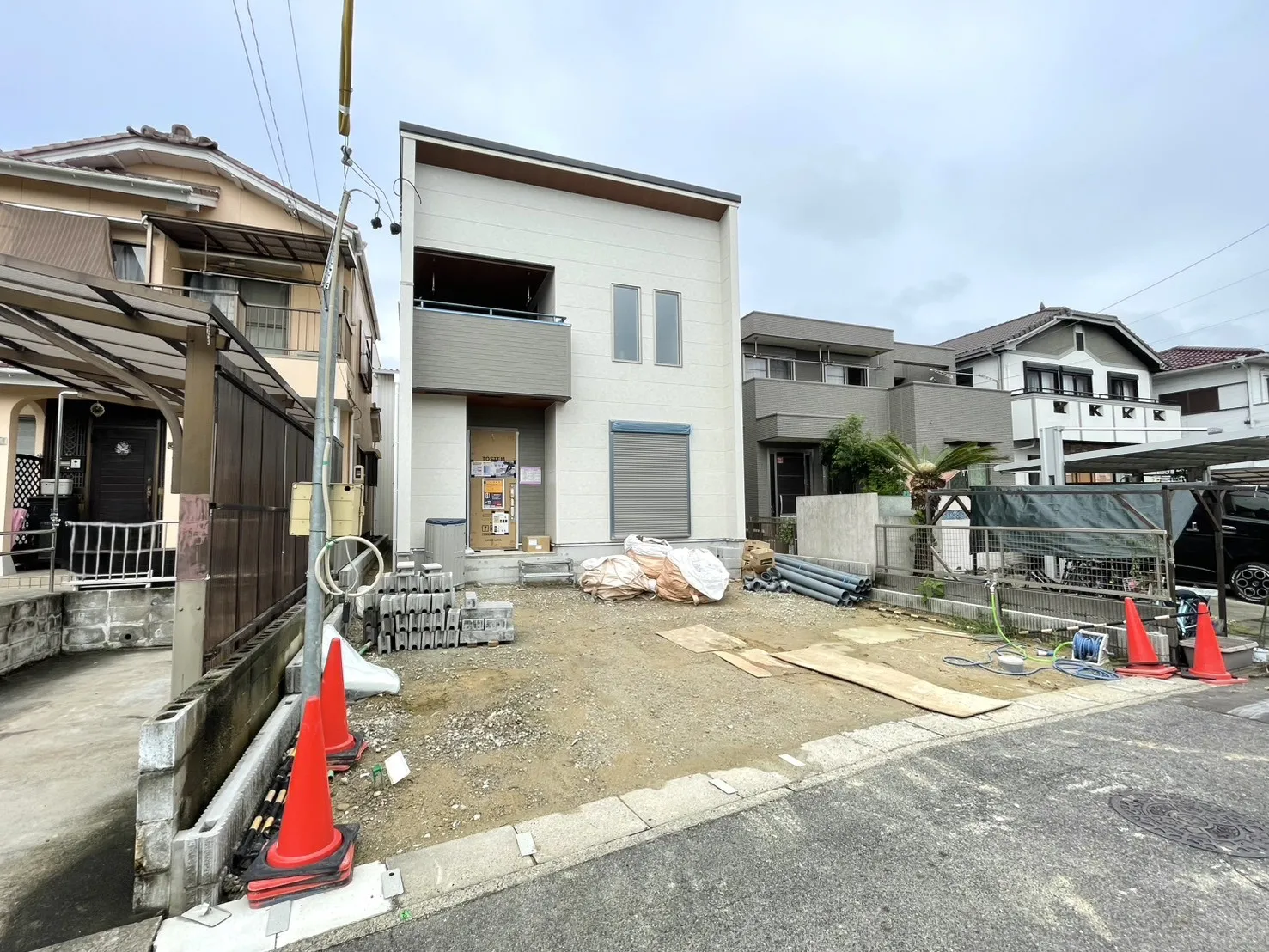 販売現地
