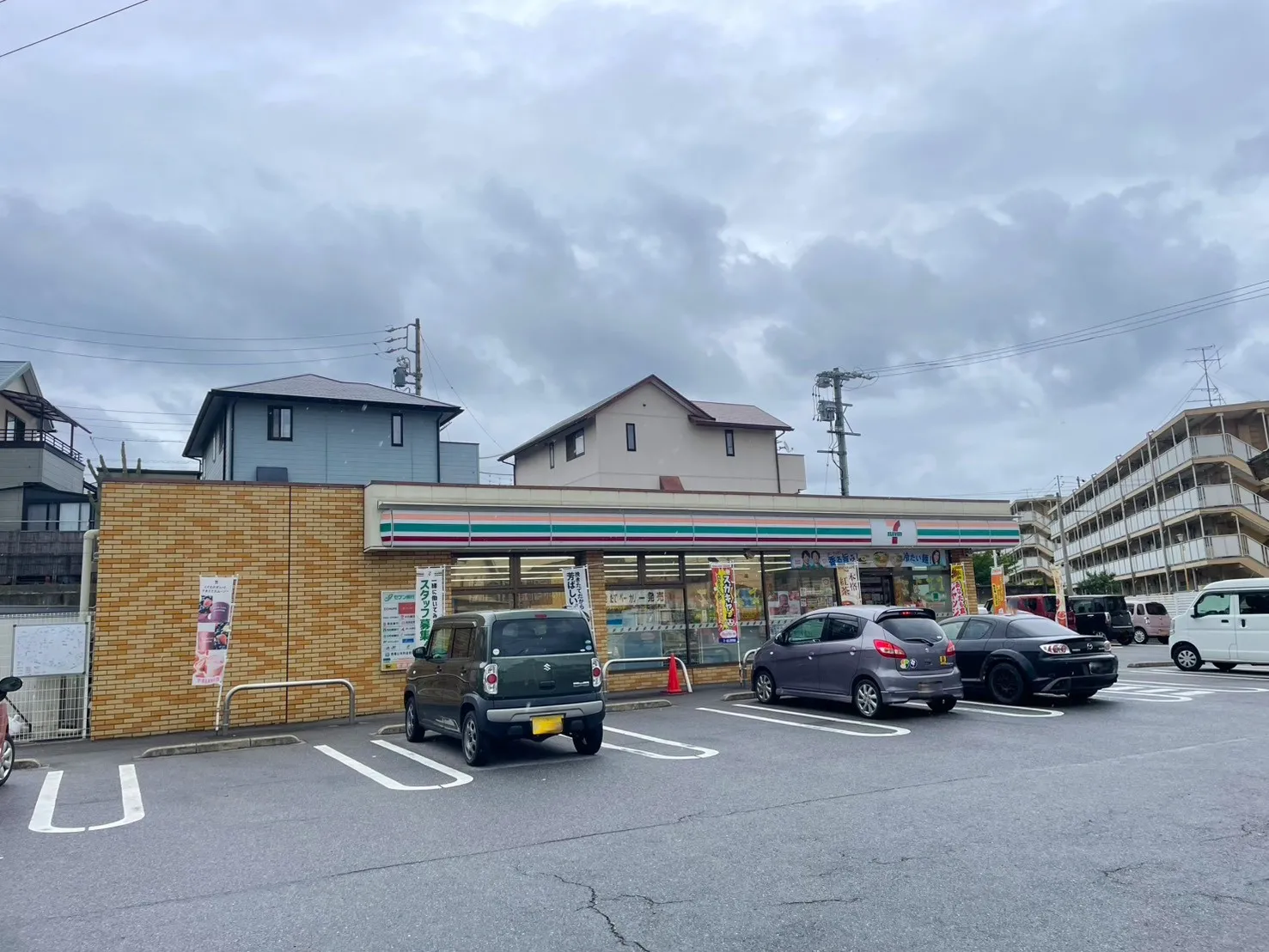 セブンイレブン東海市富木島山中店