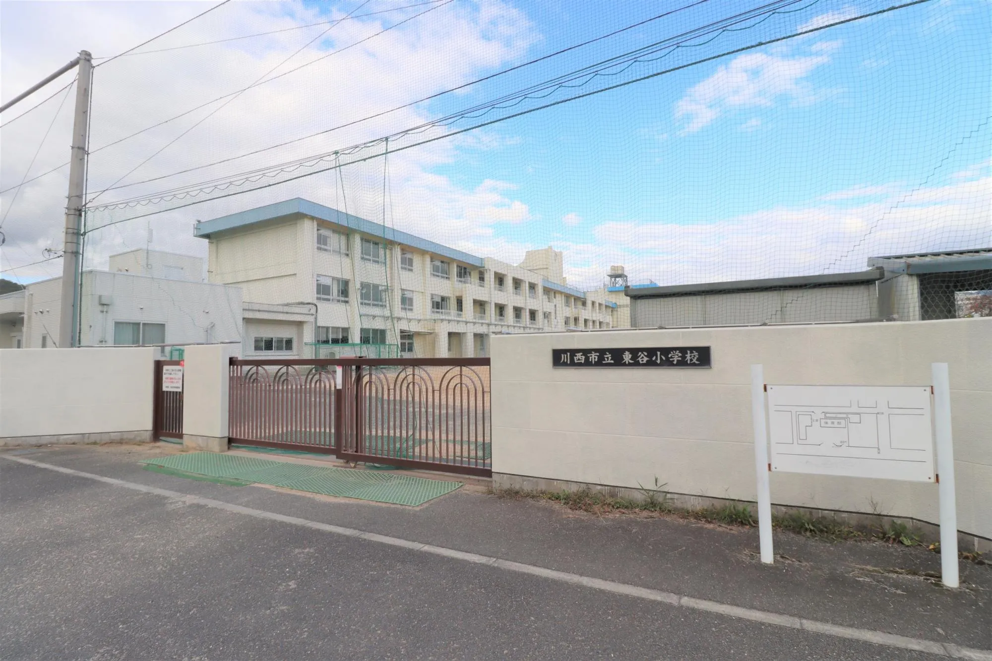 川西市立東谷小学校