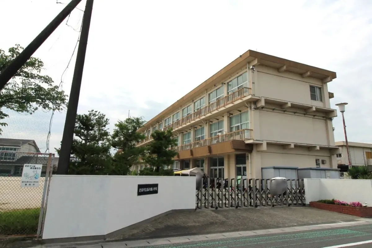 愛西市立西川端小学校