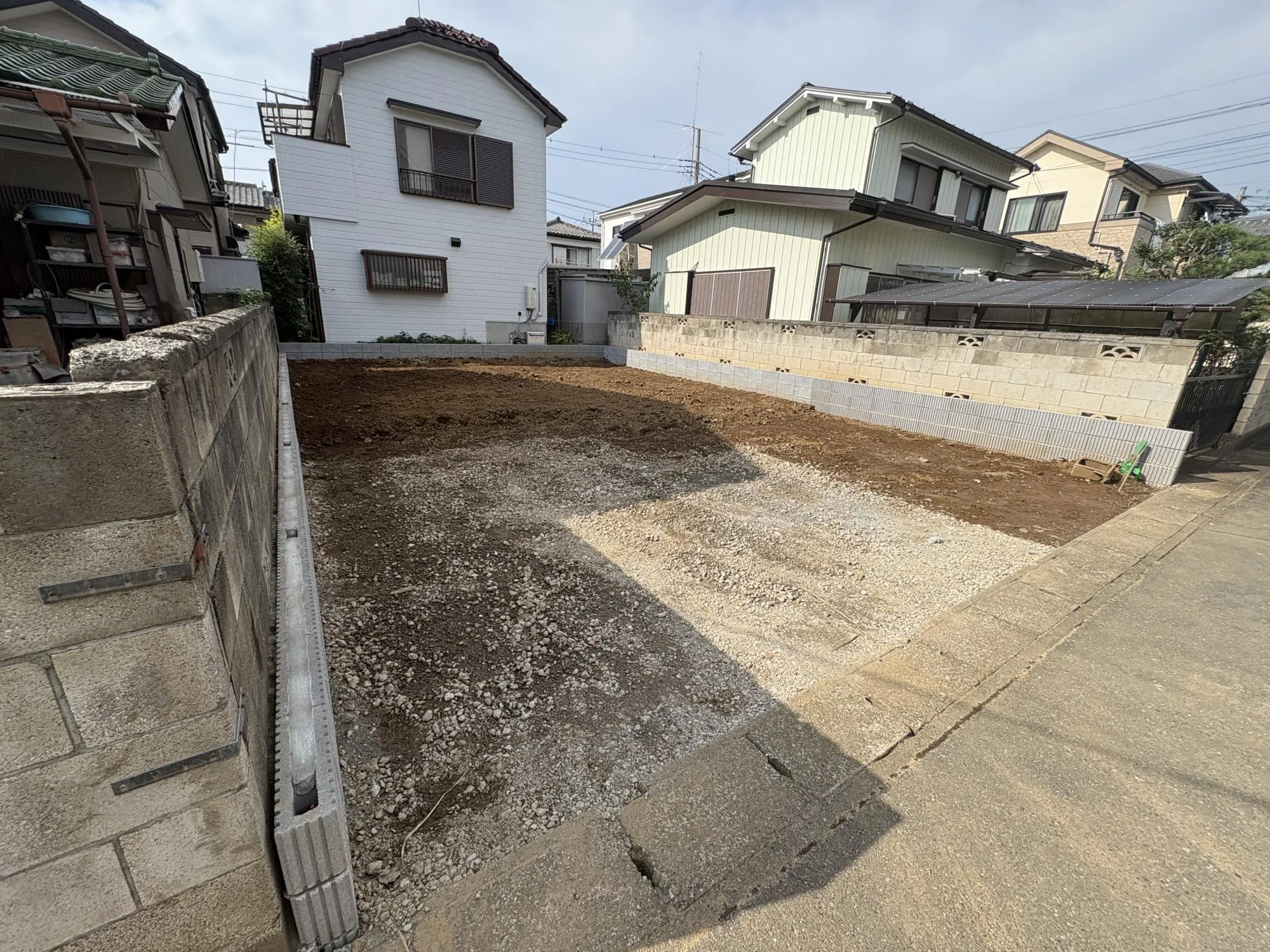 【外観写真】折上天井やポップアップ天井、アクセントクロスなど、デザイン性にもこだわった住空間が魅力の一邸です。