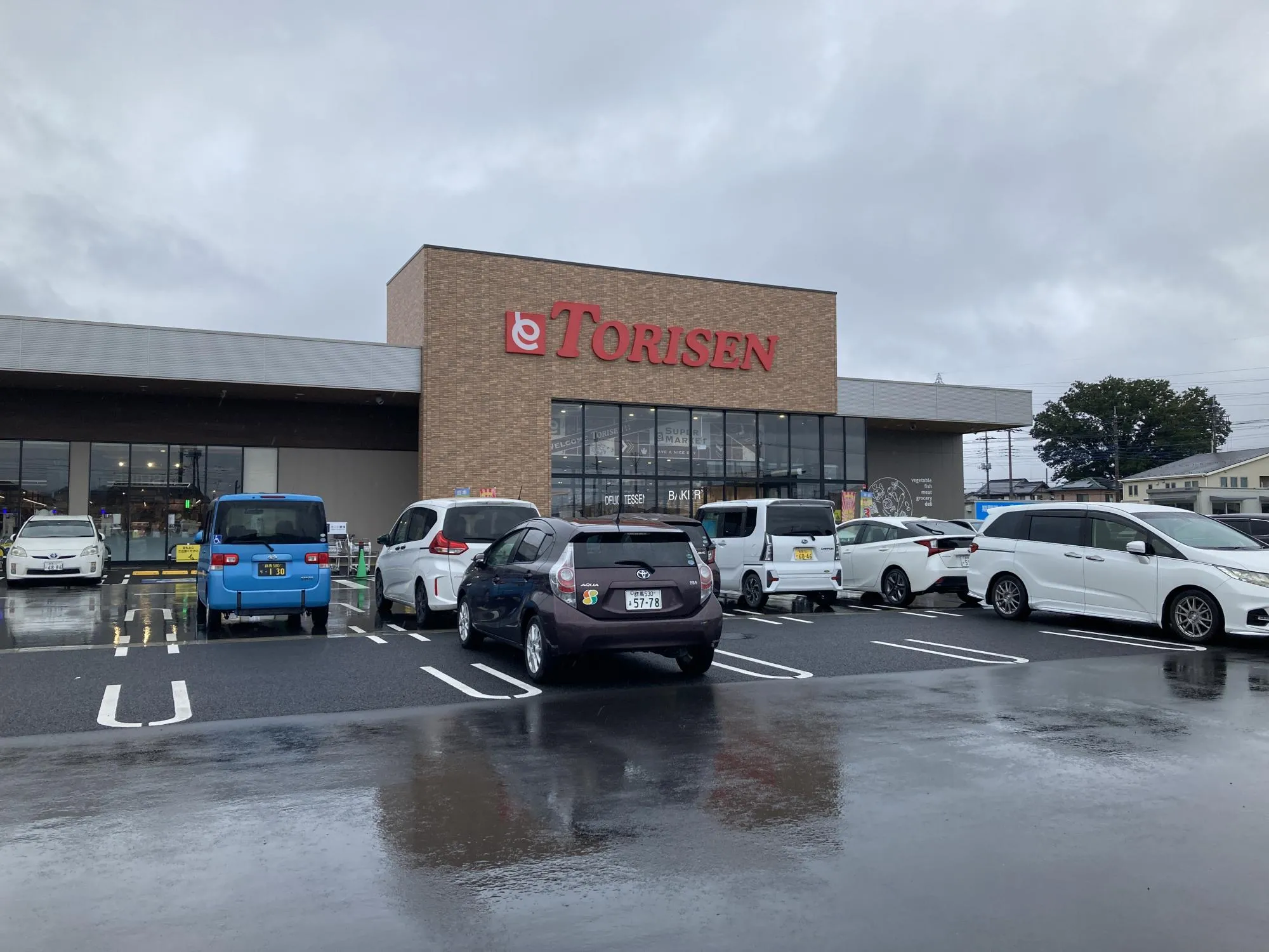 とりせん阿左美店