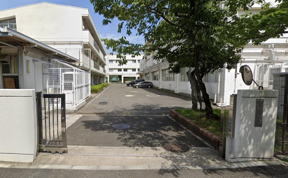 横浜市立西富岡小学校